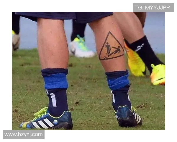 足球明星背部纹身艺术大揭秘展现个性与激情的完美结合