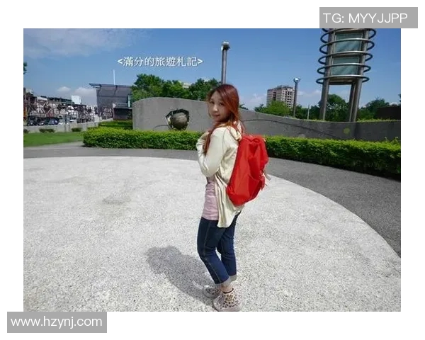 足球明星妻子时尚背包大揭秘引领潮流的奢华选择与搭配技巧